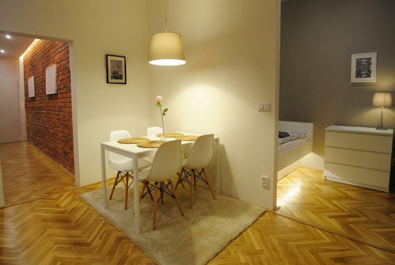 Apartments Centre In Style Olomouc Ngoại thất bức ảnh