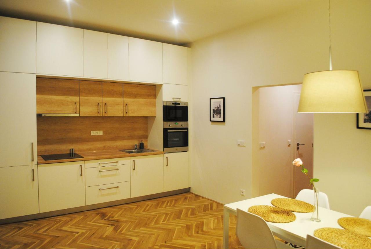Apartments Centre In Style Olomouc Ngoại thất bức ảnh